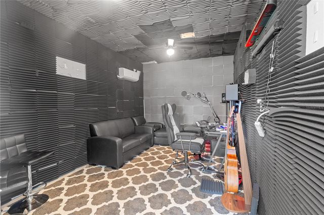 672 NW 247TH TERR, Newberry, FL 32669