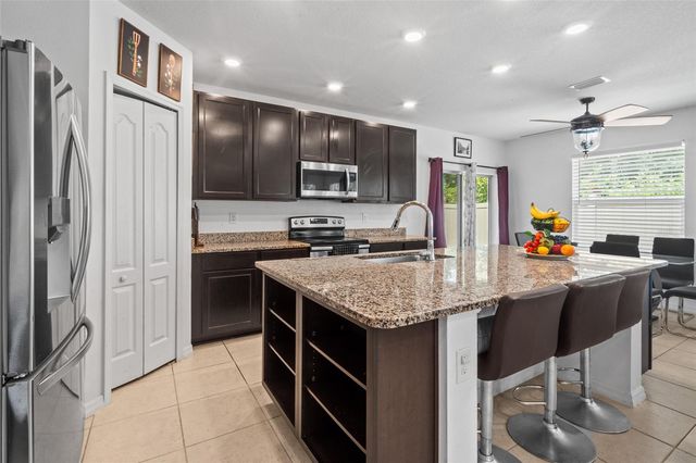 672 NW 247TH TERR, Newberry, FL 32669