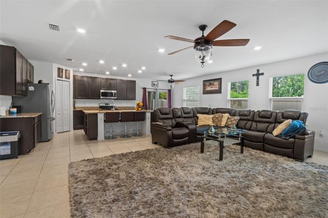 672 NW 247TH TERR, Newberry, FL 32669