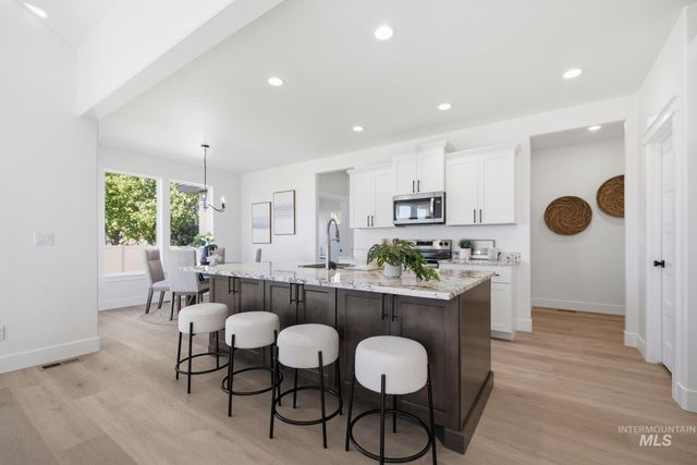 931 E Ave E, Jerome, ID 83338