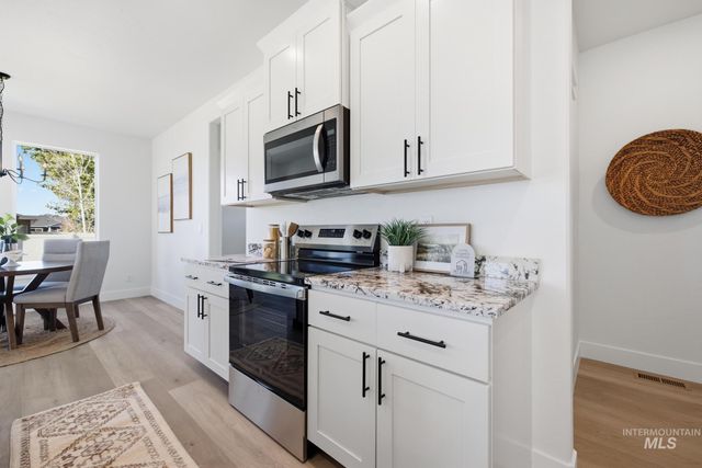 931 E Ave E, Jerome, ID 83338