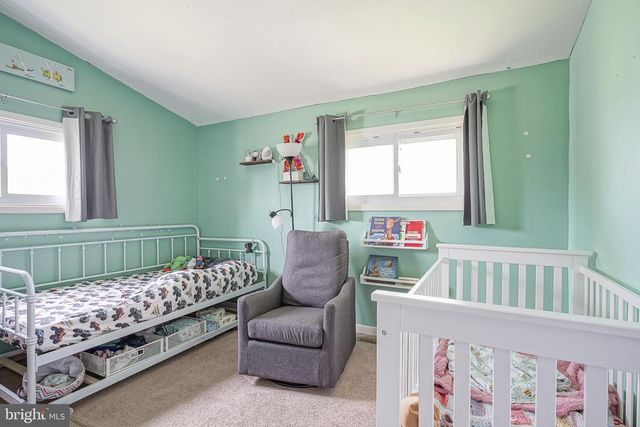 541 WINDSOR AVE, Maple Shade, NJ 08052