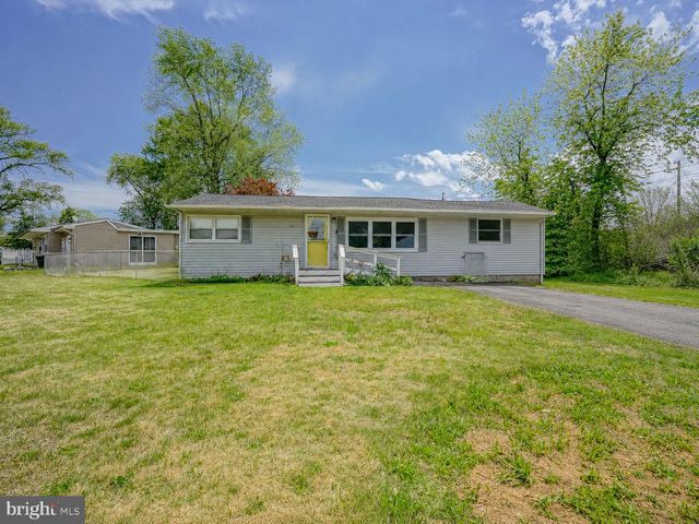 541 WINDSOR AVE, Maple Shade, NJ 08052