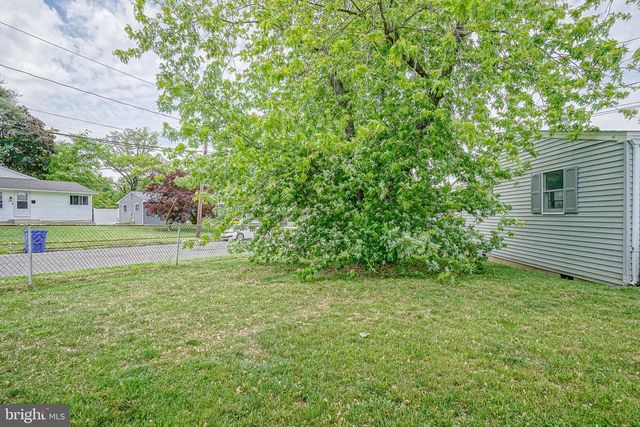 541 WINDSOR AVE, Maple Shade, NJ 08052