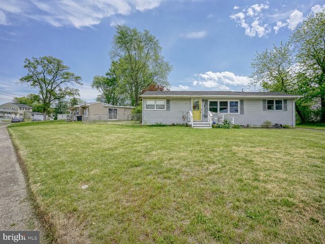541 WINDSOR AVE, Maple Shade, NJ 08052