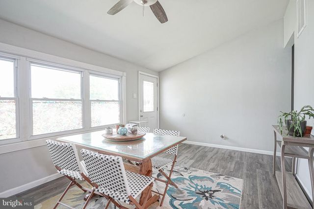 541 WINDSOR AVE, Maple Shade, NJ 08052