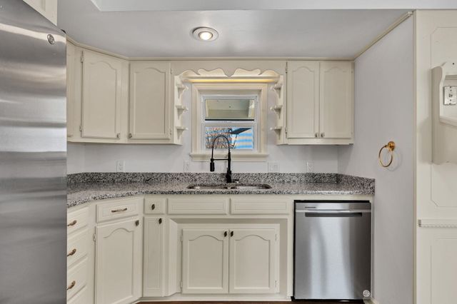 6115 N Hydraulic Ave, Park City, KS 67219