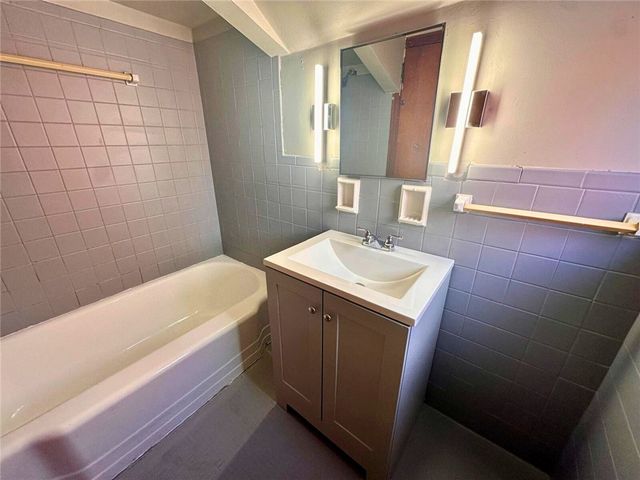 740 St Clair Ave, Clairton, PA 15025