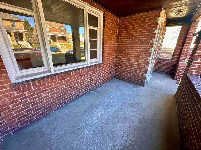 740 St Clair Ave, Clairton, PA 15025