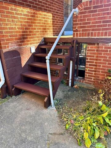 740 St Clair Ave, Clairton, PA 15025