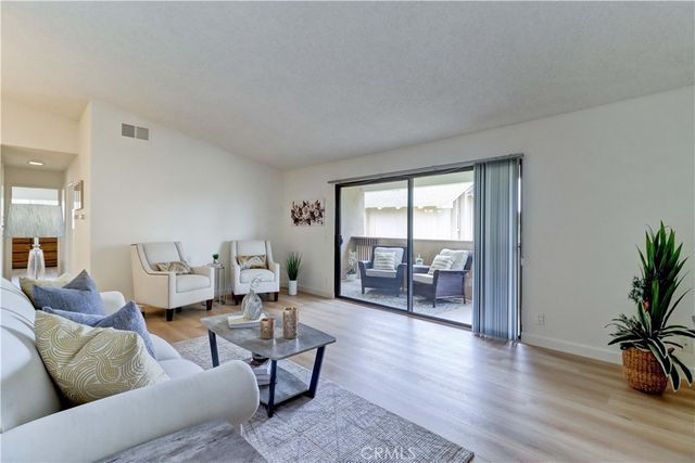 8877 Lauderdale Court 210-G, Huntington Beach, CA 92646