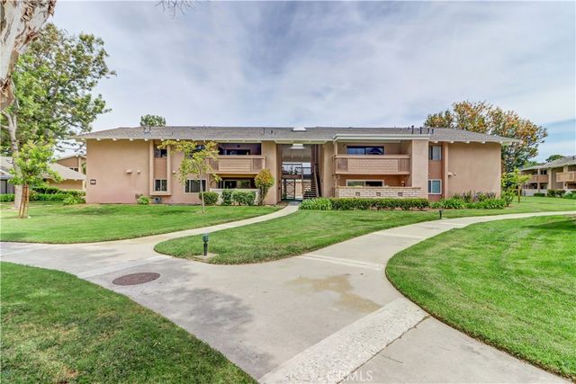 8877 Lauderdale Court 210-G, Huntington Beach, CA 92646