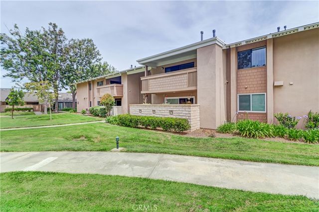 8877 Lauderdale Court 210-G, Huntington Beach, CA 92646