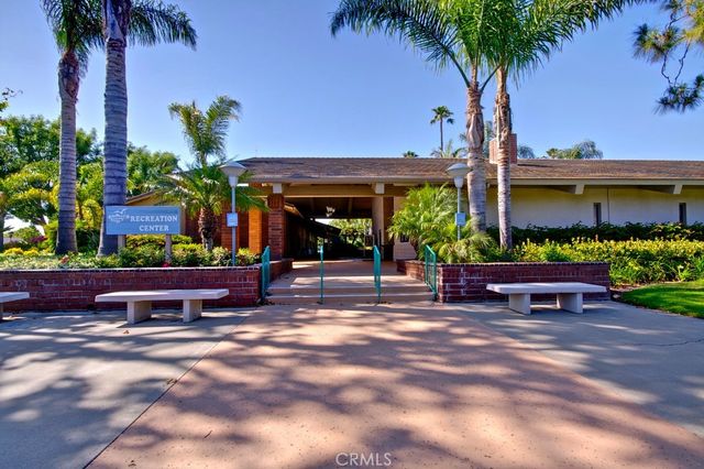 8877 Lauderdale Court 210-G, Huntington Beach, CA 92646