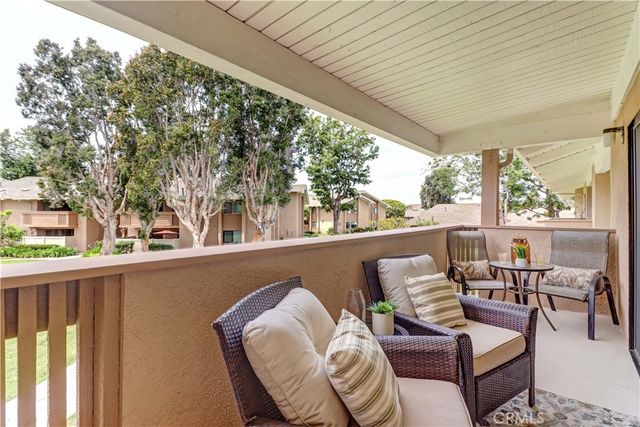 8877 Lauderdale Court 210-G, Huntington Beach, CA 92646