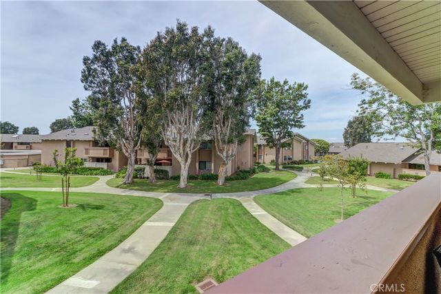 8877 Lauderdale Court 210-G, Huntington Beach, CA 92646
