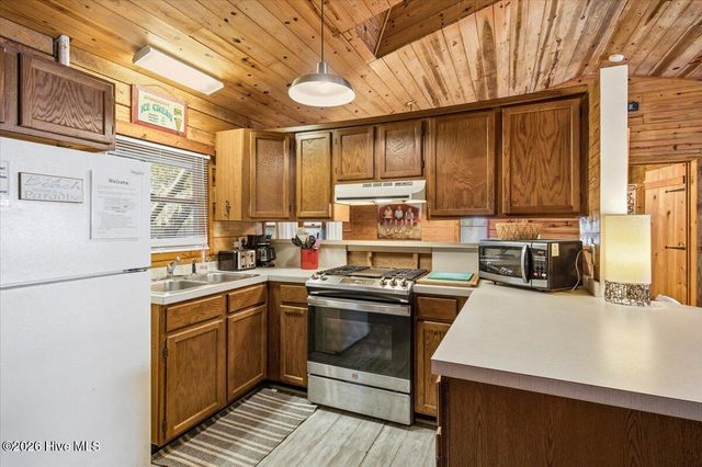 110 NE 72nd Street, Oak Island, NC 28465