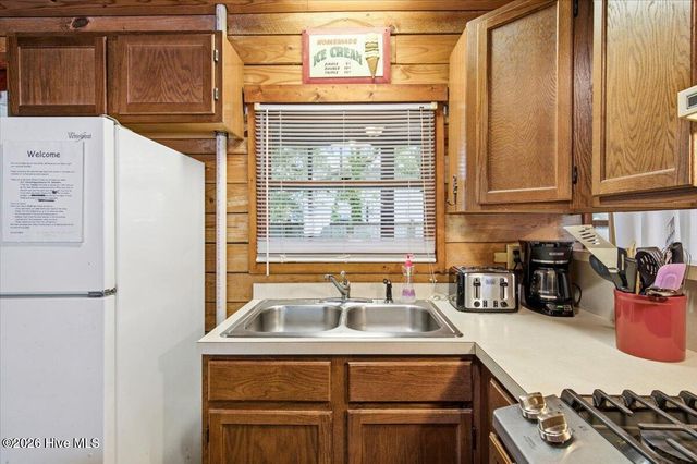 110 NE 72nd Street, Oak Island, NC 28465