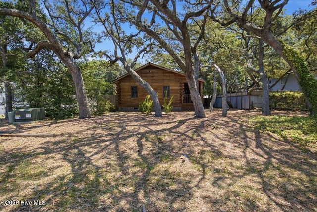 110 NE 72nd Street, Oak Island, NC 28465