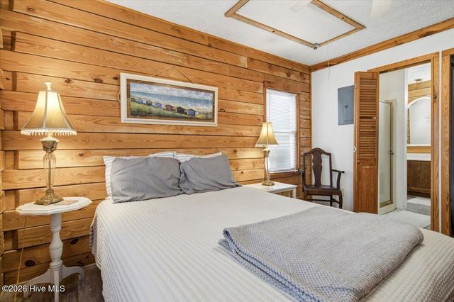 110 NE 72nd Street, Oak Island, NC 28465