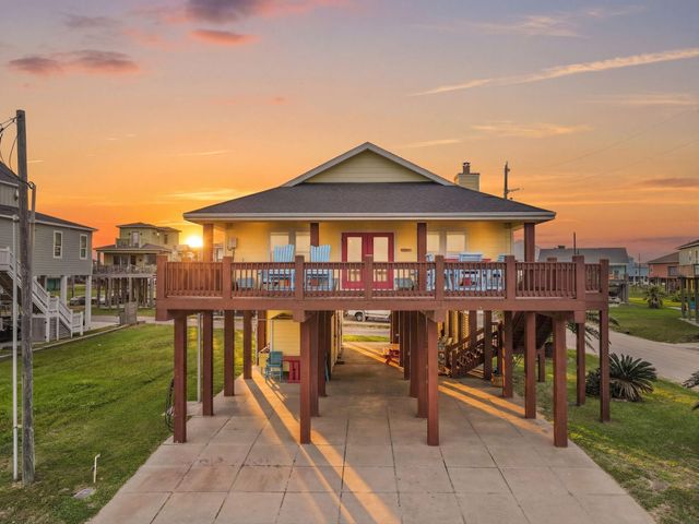 2910 Shady Lane, Crystal Beach, TX 77650