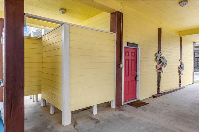 2910 Shady Lane, Crystal Beach, TX 77650