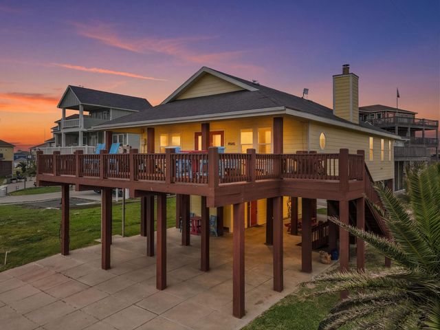 2910 Shady Lane, Crystal Beach, TX 77650