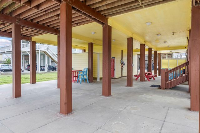 2910 Shady Lane, Crystal Beach, TX 77650