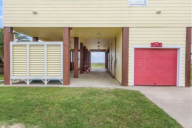 2910 Shady Lane, Crystal Beach, TX 77650