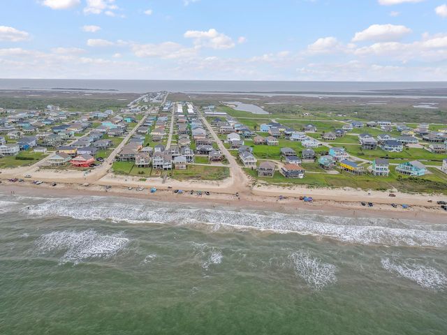 2910 Shady Lane, Crystal Beach, TX 77650