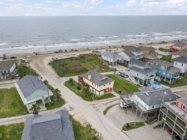 2910 Shady Lane, Crystal Beach, TX 77650