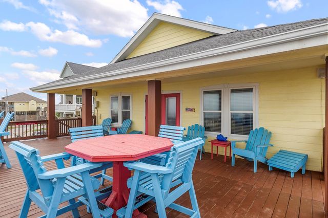 2910 Shady Lane, Crystal Beach, TX 77650