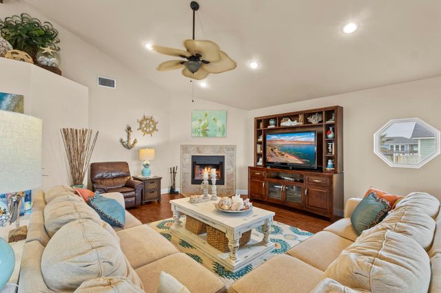 2910 Shady Lane, Crystal Beach, TX 77650