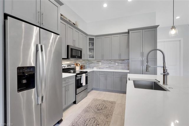 3028 Woodstock AVE, Naples, FL 34120