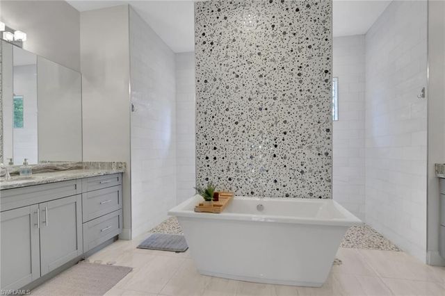 3028 Woodstock AVE, Naples, FL 34120