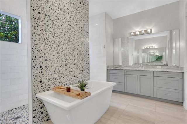 3028 Woodstock AVE, Naples, FL 34120