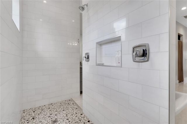 3028 Woodstock AVE, Naples, FL 34120