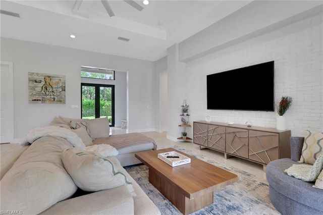 3028 Woodstock AVE, Naples, FL 34120