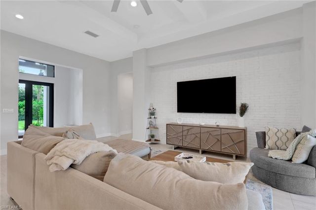 3028 Woodstock AVE, Naples, FL 34120