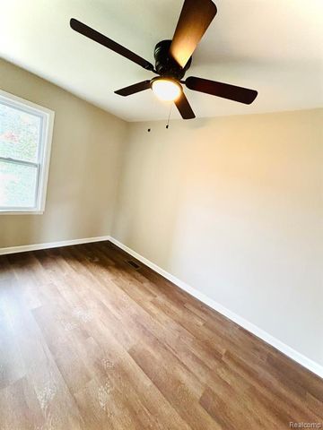 557 White Avenue, Lincoln Park, MI 48146