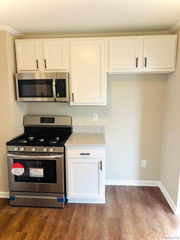 557 White Avenue, Lincoln Park, MI 48146