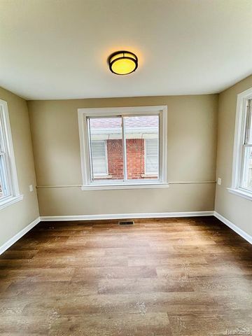 557 White Avenue, Lincoln Park, MI 48146