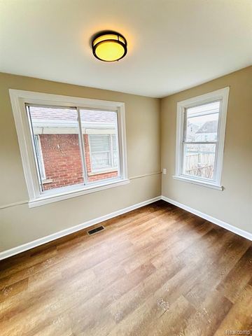 557 White Avenue, Lincoln Park, MI 48146