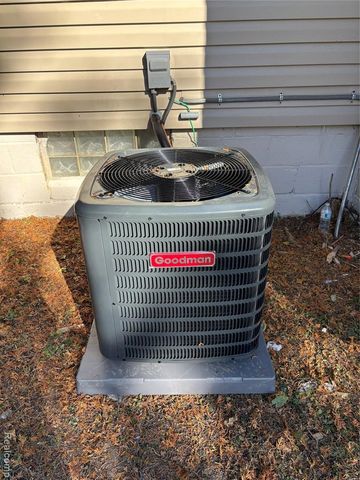 557 White Avenue, Lincoln Park, MI 48146