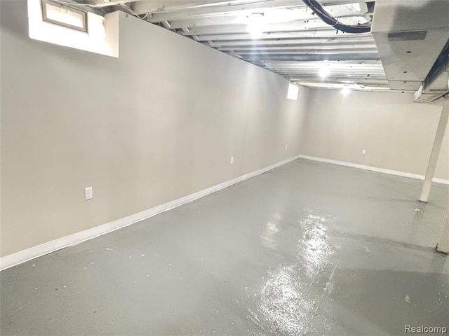 557 White Avenue, Lincoln Park, MI 48146