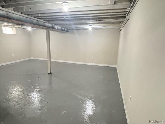 557 White Avenue, Lincoln Park, MI 48146