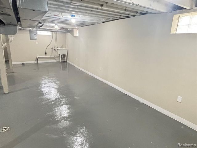 557 White Avenue, Lincoln Park, MI 48146