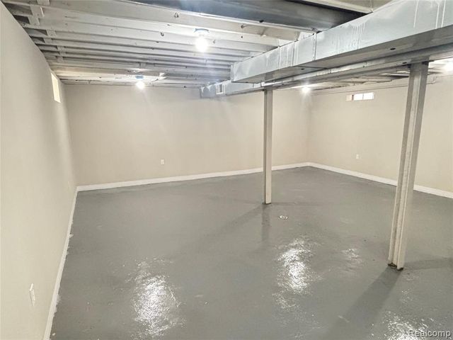 557 White Avenue, Lincoln Park, MI 48146