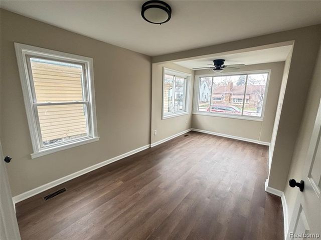 557 White Avenue, Lincoln Park, MI 48146