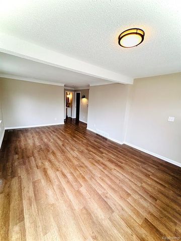 557 White Avenue, Lincoln Park, MI 48146